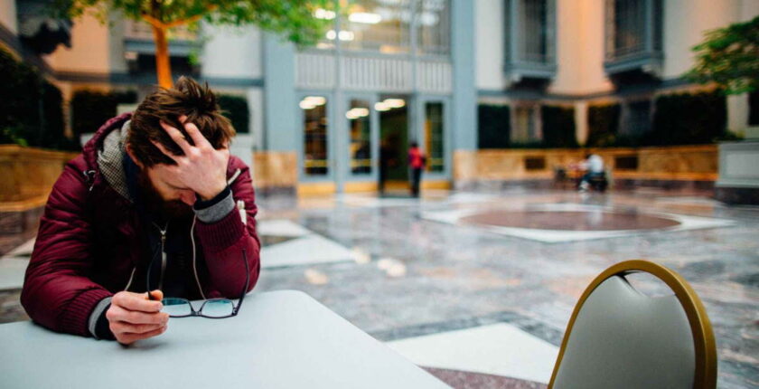 How to deal with depression at work? 10 How to deal with depression at work?